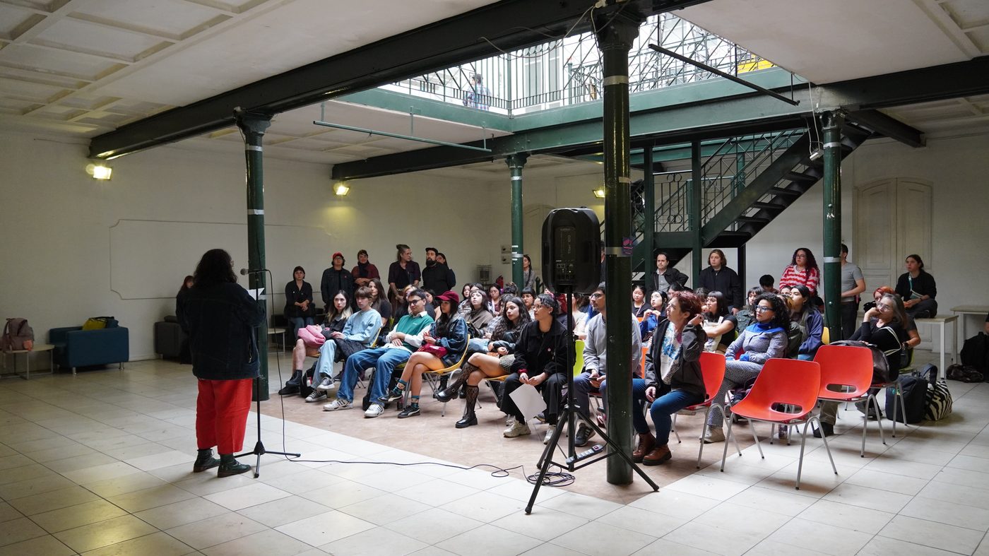 Sala de taller con arquitectura industrial, CLADE 2025